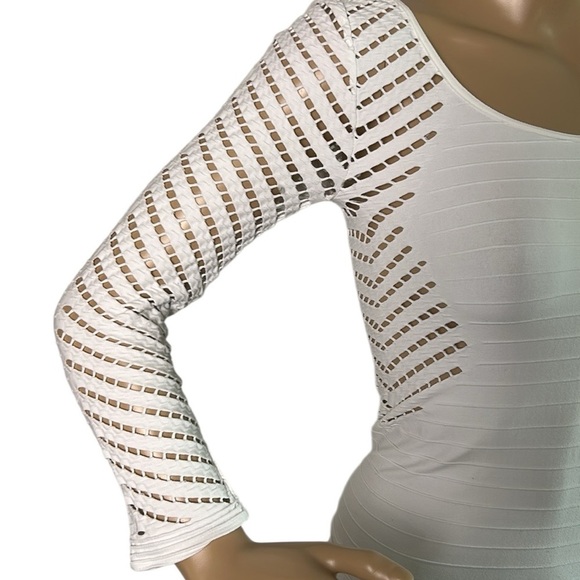 BEBE  women fitted white top,eyelets,stretchy,bodycon,striped,timeless, scoop. - Picture 1 of 13